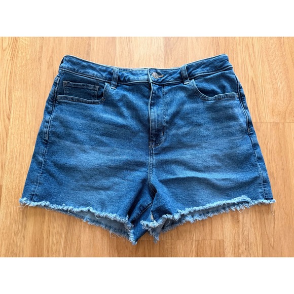 American Eagle Outfitters Pants - American Eagle Mom Short Womens 16 Medium Wash Stretch Denim Fray Hem High Waist